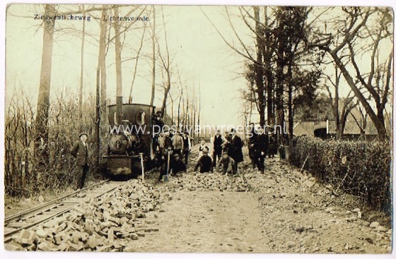 oude ansichten Lichtenvoorde:stoomtram bij aanleg Ziewentscheweg in 1916