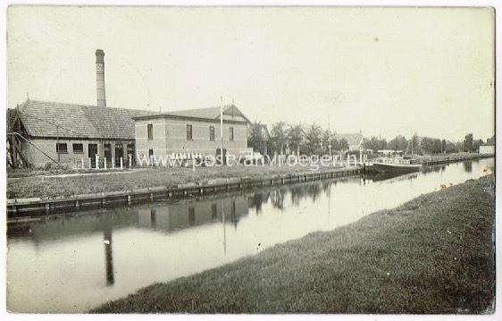 fotokaart Opmeer Spanbroek 1925 stoomzuivelfabriek met binnenvaart (180219)