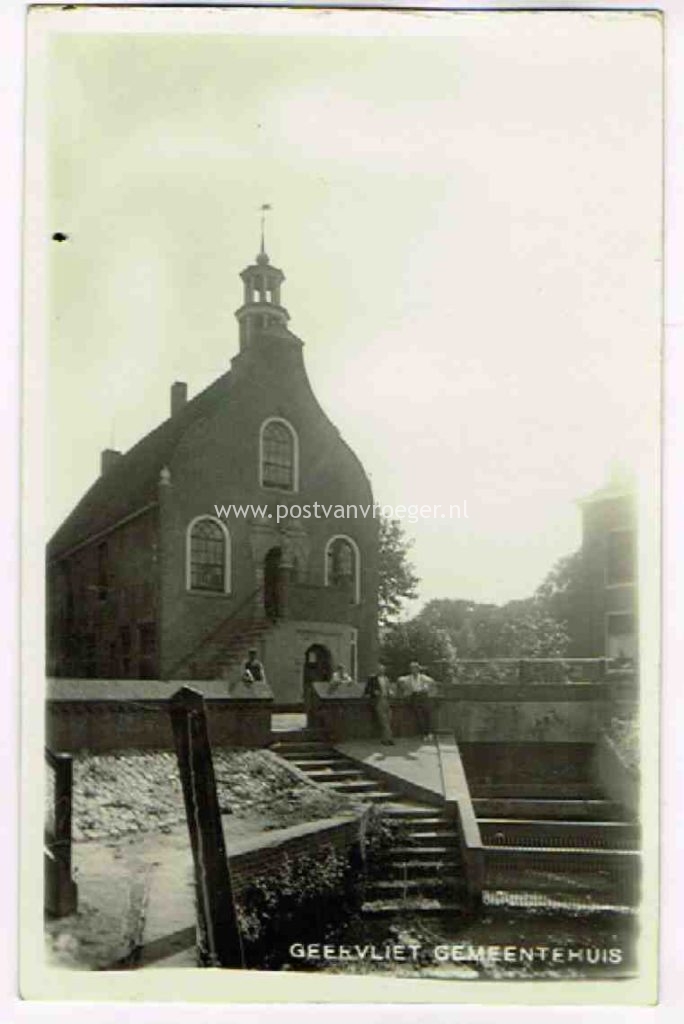 oude foto's Geervliet: fotokaart gemeentehuis (190066)
