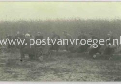 oude ansichtkaarten Ootmarsum: fotokaarten van de paastraditie "vlöggelen" 190079
