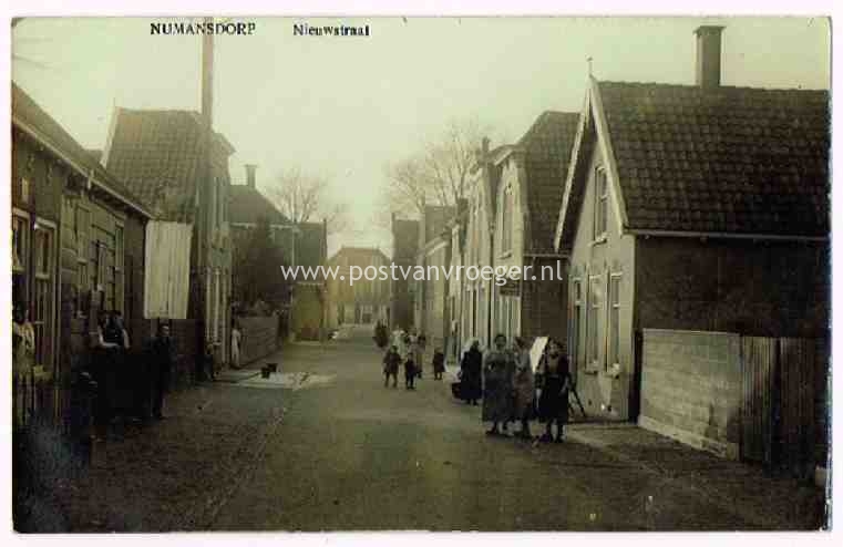 oude foto's Numansdorp: fotokaart Nieuwstraat militaire veldpost 1915 (190150)