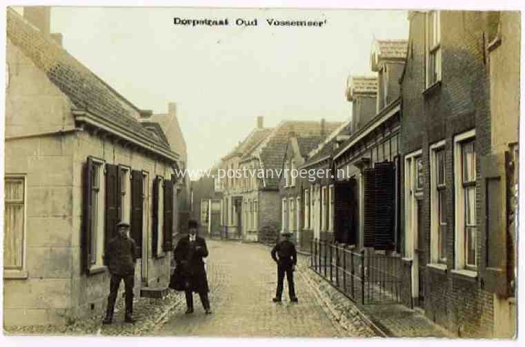 oude ansichtkaarten oud Vossemeer: fotokaart Dorpsstraat, verzonden in 1917 (190178)