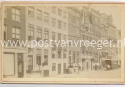 oude cabinetfoto Amsterdam (ca 11x16.5cm): achterop staat met vulpen geschreven "Oude Huizen aan het Rokin, tussen de Taksteeg en Watersteeg-allen afgebroken in 1914"
