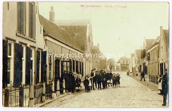 ansichtkaarten Oude Tonge: fotokaart Nieuwstraat 1915 (171093)