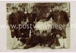 OPGELOSTE fotokaart: militairen op Ameland in 1914 (170106)