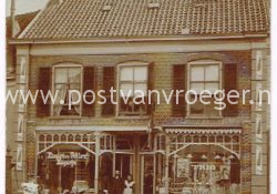 oude ansichten Doetinchem: fotokaart winkelpand Heezenstraat Hoeden en Petten Magazijn