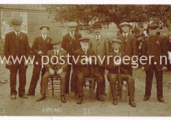 oude foto Asperen: de plaatselijke oudjes poseren in 1908 (180112)