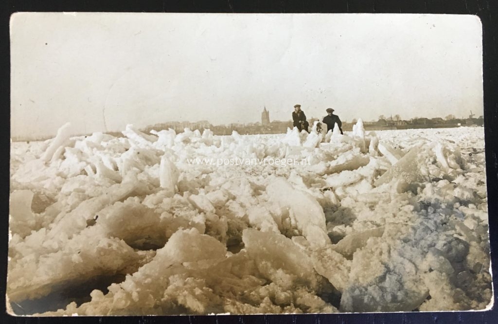 fotokaart kruiend ijs Gorinchem 1917 militair verzonden tijdens miobilisatie (180175)