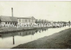 fotokaart Opmeer Spanbroek 1925 stoomzuivelfabriek met binnenvaart (180219)