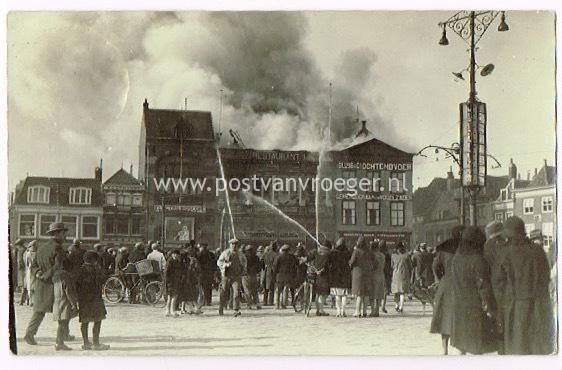oude fotokaarten Middelburg: fotokaart brand Sociëteit De Vergenoeging en electrobioscoop in 1930 (180275)