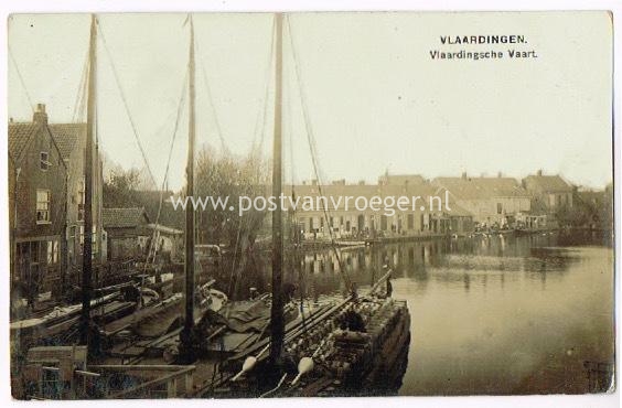 oude ansichtkaarten Vlaardingen: fotokaart Vlaardingse Vaart met binnenvaart (180289)