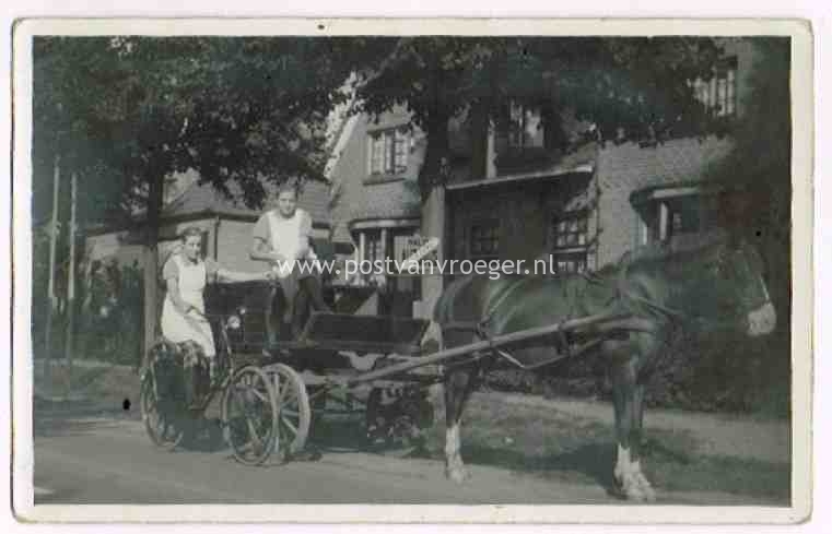 ansichtkaarten Ruurlo: oude fotokaart Borculoseweg bij Halte Autobus