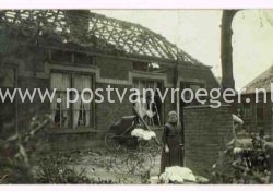oude ansichtkaarten van Borculo: fotokaart schade de Schollekamp na stormramp 1925
