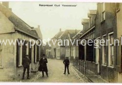 oude ansichtkaarten oud Vossemeer: fotokaart Dorpsstraat, verzonden in 1917 (190178)