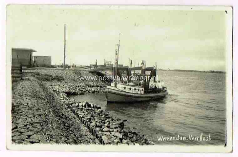 oude ansichtkaarten Werkendam: VDL fotokaart veerboot, verzonden in 1935 (190206)