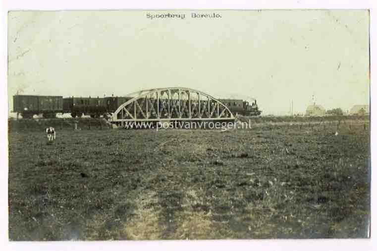 oude ansichten van Borculo: fotokaart Spoorbrug met stoomtrein, Uitg. G.J. Siebers