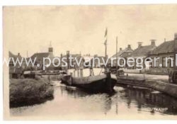 Oude foto's Zoutkamp : VDL fotokaart haven met binnenvaart, in 1932 verzonden(200017)