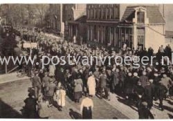 oude ansichtkaart Enschede: demonstratie textielarbeiders Twente en Achterhoek (200046)