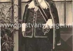 oude foto's Dinxperlo: fotokaart burgemeester van Kluyve en zijn vrouw?