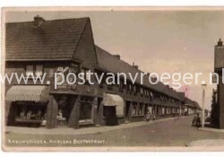 oude ansichtkaarten Kralingscheveer: fotokaart Nicolaas Beetstraat met winkelpand