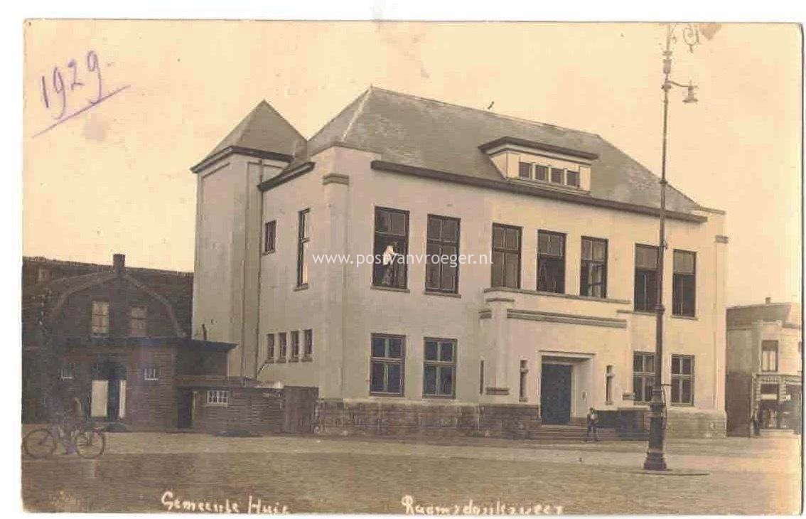 oude ansichten Raamsdonksveer: fotokaart gemeentehuis (210071)
