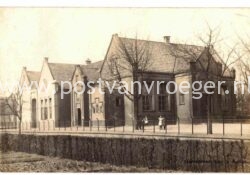 oude ansichtkaarten van Aalten: fotokaart Gemeenteschool  