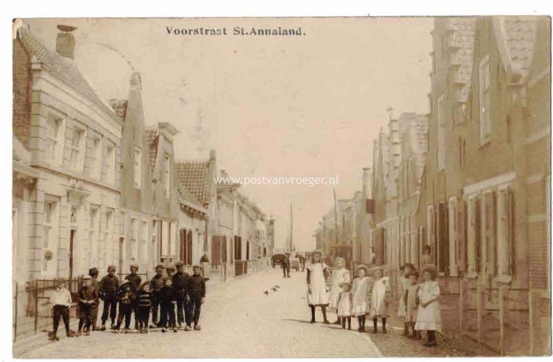 oude ansichtkaarten van St. Annaland: fotokaart Voorstraat, verzonden in 1911 (210153)
