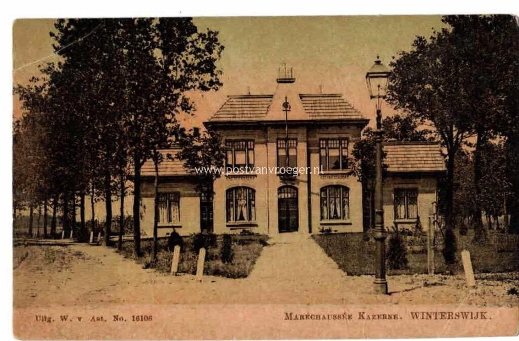 oude ansichtkaarten Winterswijk: tulpkaart Marechaussee Kazerne  